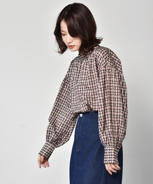 RETRO GIRL（レトロガール）の「総柄ボリューム袖ブラウス（シャツ/ブラウス・レディース・ブラウン系その他/グリーン系その他/ブルー系その他/オレンジ系その他・FREE）」の15枚目の写真