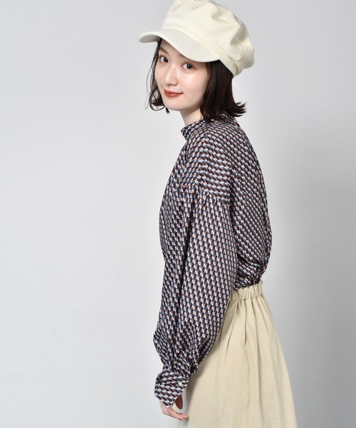 RETRO GIRL（レトロガール）の「総柄ボリューム袖ブラウス（シャツ/ブラウス・レディース・ブラウン系その他/グリーン系その他/ブルー系その他/オレンジ系その他・FREE）」の17枚目の写真