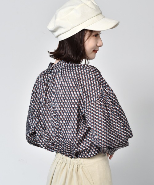 RETRO GIRL（レトロガール）の「総柄ボリューム袖ブラウス（シャツ/ブラウス・レディース・ブラウン系その他/グリーン系その他/ブルー系その他/オレンジ系その他・FREE）」の18枚目の写真