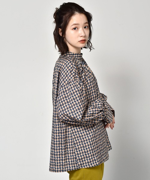 RETRO GIRL（レトロガール）の「総柄ボリューム袖ブラウス（シャツ/ブラウス・レディース・ブラウン系その他/グリーン系その他/ブルー系その他/オレンジ系その他・FREE）」の20枚目の写真