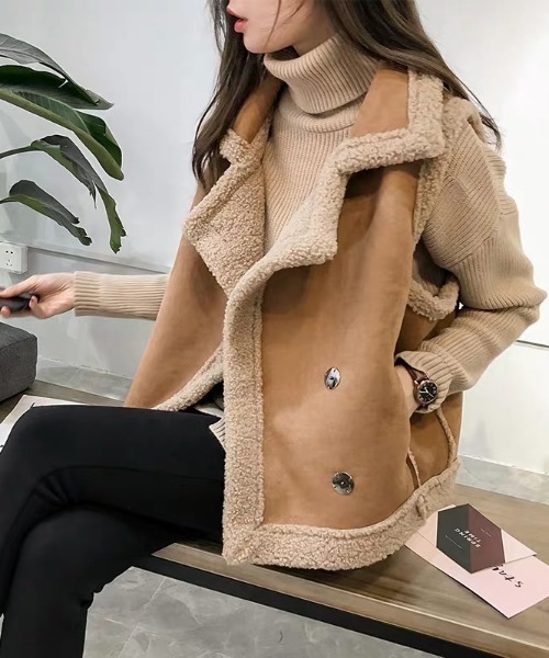 Opinion korean town(オピニオン コリアン タウン)の「フェイクムートンベスト(ムートンコート・レディース・アッシュグレー/アイボリー/キャメル・M/L)」の1枚目の写真