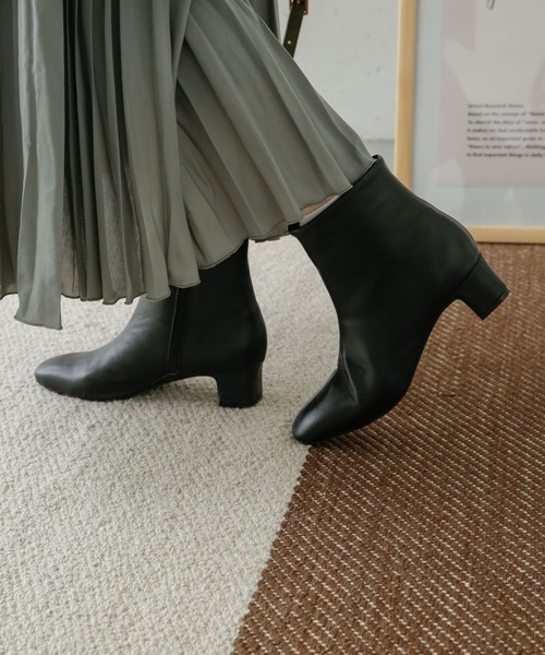 URBAN RESEARCH DOORS(アーバンリサーチドアーズ)の「レザースクエアトゥブーツ(ブーツ・レディース・ブラック/ホワイト系その他・38/36/37)」の7枚目の写真
