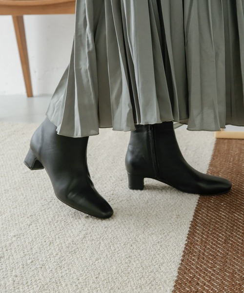 URBAN RESEARCH DOORS(アーバンリサーチドアーズ)の「レザースクエアトゥブーツ(ブーツ・レディース・ブラック/ホワイト系その他・38/36/37)」の14枚目の写真