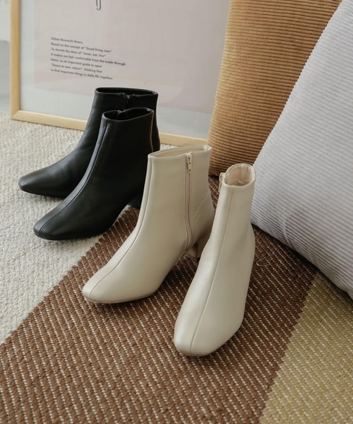URBAN RESEARCH DOORS(アーバンリサーチドアーズ)の「レザースクエアトゥブーツ(ブーツ・レディース・ブラック/ホワイト系その他・38/36/37)」の3枚目の写真