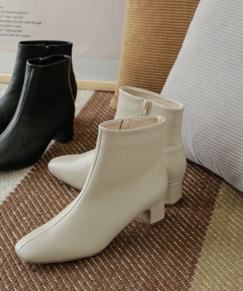 URBAN RESEARCH DOORS(アーバンリサーチドアーズ)の「レザースクエアトゥブーツ(ブーツ・レディース・ブラック/ホワイト系その他・38/36/37)」の8枚目の写真