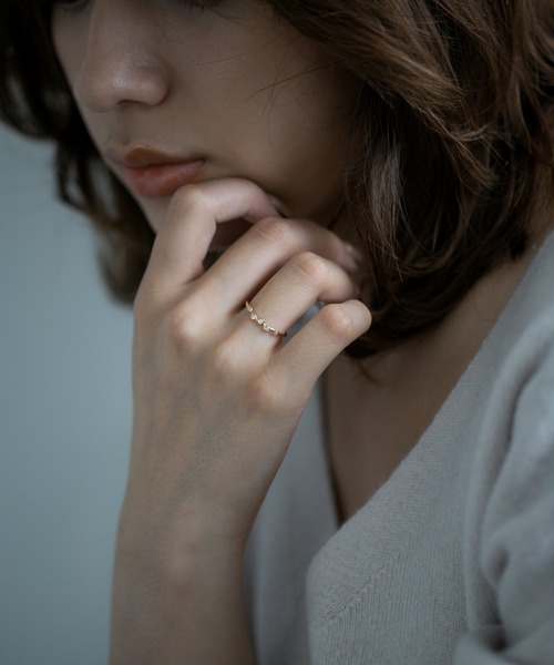 PAS TIERRA（パティエラ）の「【K10】スパングルダイヤモンドリング（リング・レディース・イエローゴールド・#13/#11/#9/#7）」の3枚目の写真