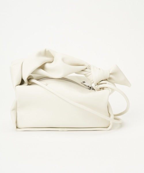 COLONY 2139（コロニートゥーワンスリーナイン）の「ねじり横長ショルダーバッグ（ショルダーバッグ・レディース・ブラック/オレンジ/グリーン/アイボリー・FREE）」の5枚目の写真