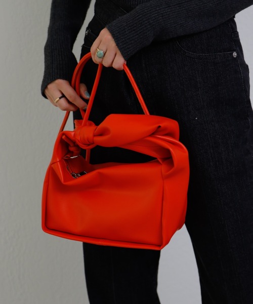 COLONY 2139（コロニートゥーワンスリーナイン）の「ねじり横長ショルダーバッグ（ショルダーバッグ・レディース・ブラック/オレンジ/グリーン/アイボリー・FREE）」の19枚目の写真