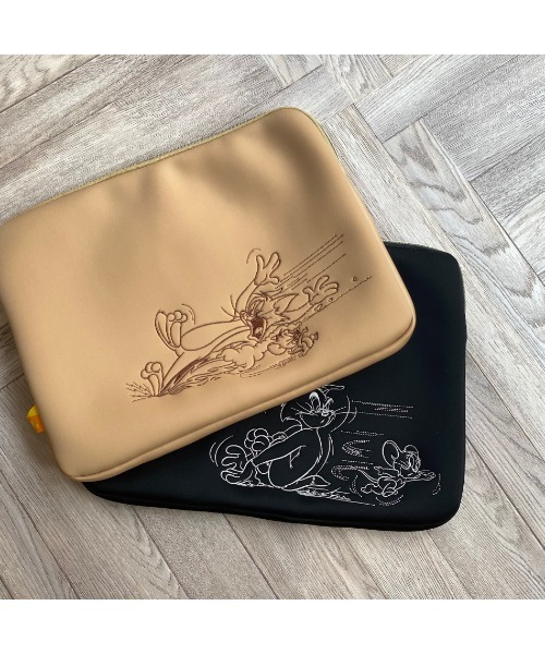 Tom&Jerry(トムアンドジェリー)の「TOM&JERRY×Flapper刺繍PCケース(PC・タブレットケース・レディース・ブラック/ベージュ・FREE)」の6枚目の写真
