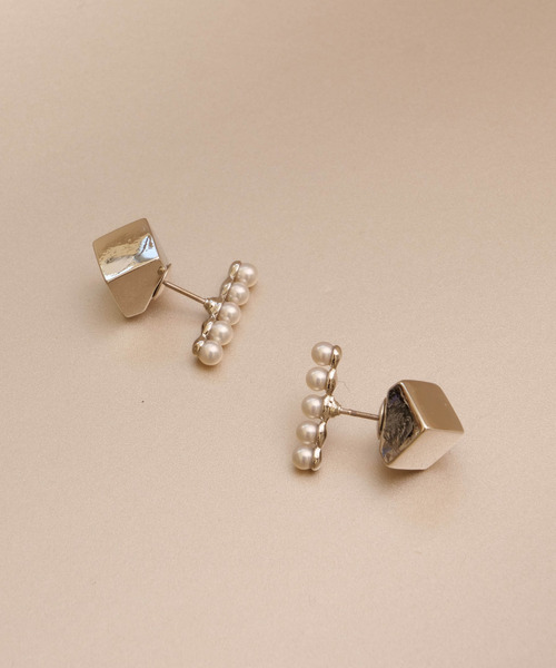 irolier(イロリエール)の「【IROLIER/イロリエール】サイコロキャッチ5パールピアス(ピアス(両耳用)・レディース・シルバー/ゴールド・FREE)」の6枚目の写真