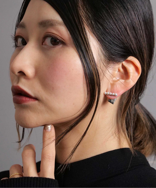 irolier(イロリエール)の「【IROLIER/イロリエール】サイコロキャッチ5パールピアス(ピアス(両耳用)・レディース・シルバー/ゴールド・FREE)」の9枚目の写真