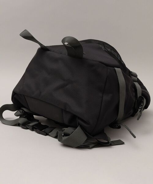MADDEN（メデン）の「MADDEN: BEAR PEAK BACK PACK（バックパック/リュック・メンズ・ブラック/ネイビー・ONE SIZE）」の11枚目の写真