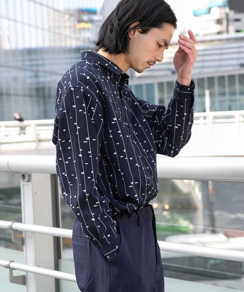 niko and...（ニコアンド）の「[速乾・イージーケア]バティック幾何学柄シャツ（シャツ/ブラウス・メンズ・ブラック/ブラウン/スモーク/ネイビー・SMALL/MEDIUM/LARGE）」の8枚目の写真