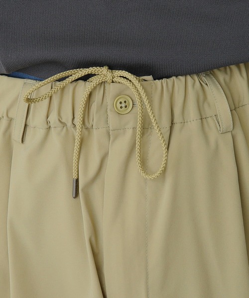 URBAN RESEARCH Sonny Label（アーバンリサーチサニーレーベル）の「撥水ワイドテーパードパンツ（その他パンツ・メンズ・チャコールグレー/ライトブルー/ベージュ系その他・MEDIUM/LARGE）」の22枚目の写真