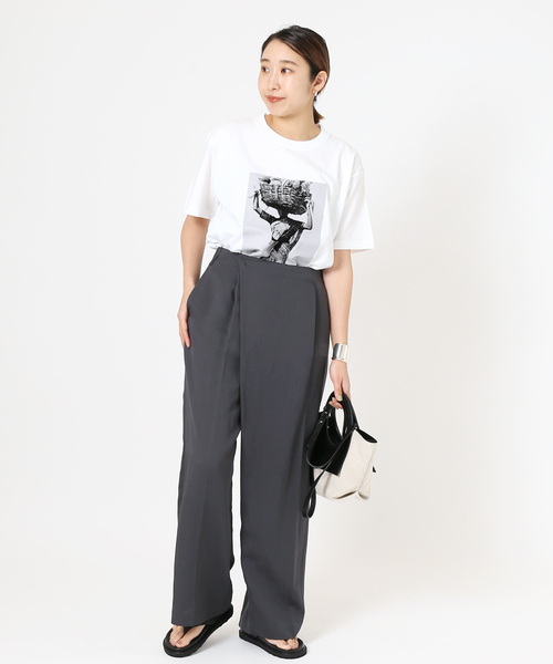 POET MEETS DUBWISE（ポエットミーツダブワイズ）の「POET MEETS DUBWISE CARRYING GIRL PHOTO T：カットソー◆（Tシャツ/カットソー・レディース・ホワイト・FREE）」の21枚目の写真