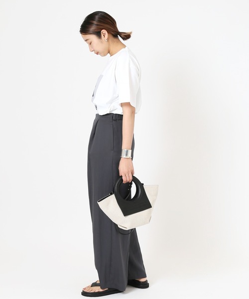 POET MEETS DUBWISE（ポエットミーツダブワイズ）の「POET MEETS DUBWISE CARRYING GIRL PHOTO T：カットソー◆（Tシャツ/カットソー・レディース・ホワイト・FREE）」の16枚目の写真