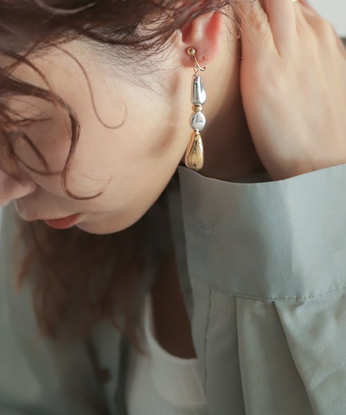 rapiecage（ラピエサージュ）の「メタルビーズロングイヤリング（イヤリング・レディース・その他・FREE）」の2枚目の写真