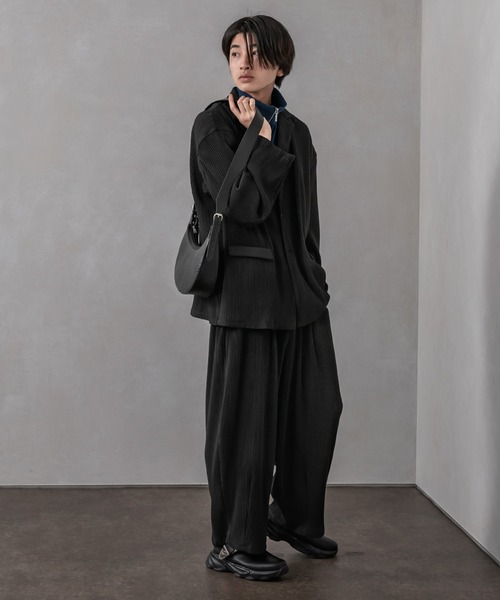 Adoon plain(アドーンプレーン)の「【Adoon plain】クロコ風ショルダーバッグ(ショルダーバッグ・メンズ・ホワイト/ブラック・FREE)」の9枚目の写真