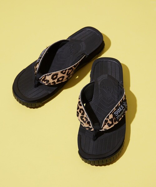 SHAKA(シャカ)の「SHAKA/シャカ LAWN SLIDE COW トングサンダル 433198 カウヘア(サンダル・レディース・ナチュラル/その他9/レオパード・24.0cm/25.0cm/26.0cm/23.0cm/27.0cm/28.0cm)」の3枚目の写真