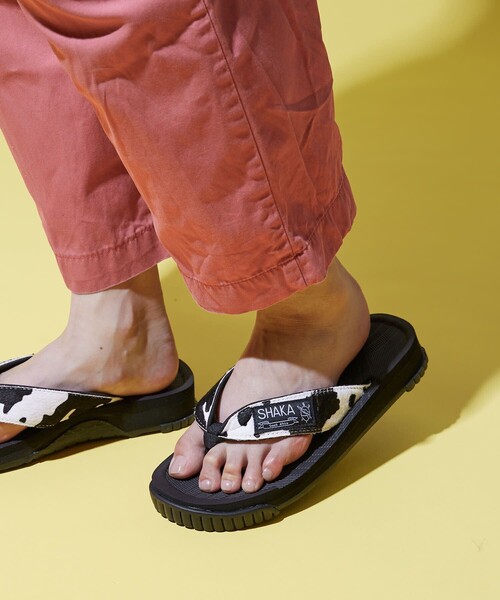 SHAKA(シャカ)の「SHAKA/シャカ LAWN SLIDE COW トングサンダル 433198 カウヘア(サンダル・レディース・ナチュラル/その他9/レオパード・24.0cm/25.0cm/26.0cm/23.0cm/27.0cm/28.0cm)」の4枚目の写真