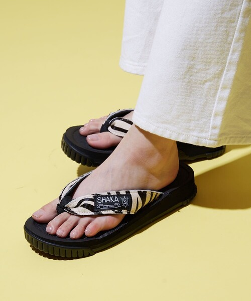 SHAKA(シャカ)の「SHAKA/シャカ LAWN SLIDE COW トングサンダル 433198 カウヘア(サンダル・レディース・ナチュラル/その他9/レオパード・24.0cm/25.0cm/26.0cm/23.0cm/27.0cm/28.0cm)」の7枚目の写真