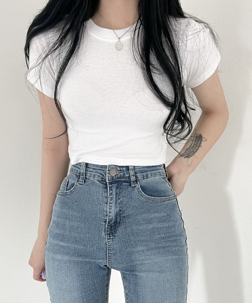 BEIDELLI（ベイデリー）の「[BELLIDE MADE] クロップド半袖Tシャツ（Tシャツ/カットソー・レディース・アイボリー/ブラック/ベージュ/ブルー・FREE）」の19枚目の写真