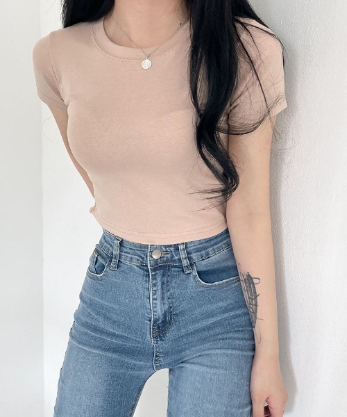 BEIDELLI（ベイデリー）の「[BELLIDE MADE] クロップド半袖Tシャツ（Tシャツ/カットソー・レディース・アイボリー/ブラック/ベージュ/ブルー・FREE）」の11枚目の写真