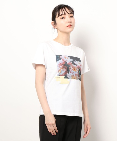GOLDEN GOOSE（ゴールデングース）の「GOLDEN GOOSE T-shirt white with flower photo print（Tシャツ/カットソー・レディース・ホワイト系その他・SMALL/MEDIUM/LARGE）」の6枚目の写真