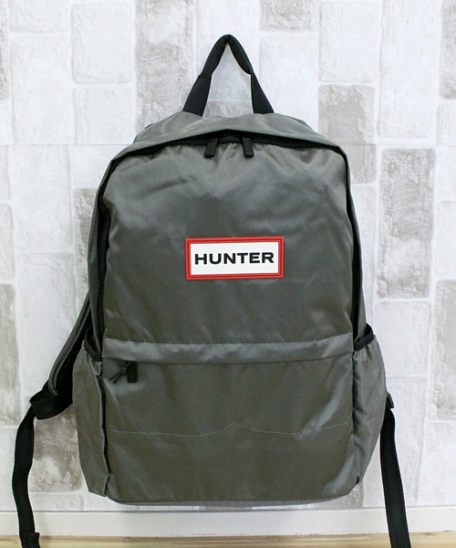 HUNTER（ハンター）の「ロゴプレート オリジナルナイロンバックパック Original Nylon Backpack（バックパック/リュック・メンズ・ブラック/ネイビー/オリーブ/レッド・ONE SIZE）」の9枚目の写真