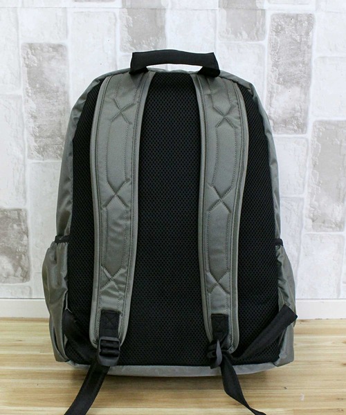 HUNTER（ハンター）の「ロゴプレート オリジナルナイロンバックパック Original Nylon Backpack（バックパック/リュック・メンズ・ブラック/ネイビー/オリーブ/レッド・ONE SIZE）」の10枚目の写真