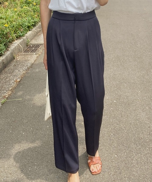 LAUIR（ラウアー）の「2タックワイドスラックスパンツ（その他パンツ・レディース・ブラック/ベージュ/ネイビー/ブラウン・MEDIUM/LARGE/X-LARGE）」の4枚目の写真