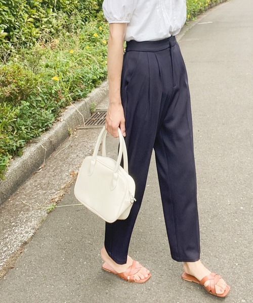 LAUIR（ラウアー）の「2タックワイドスラックスパンツ（その他パンツ・レディース・ブラック/ベージュ/ネイビー/ブラウン・MEDIUM/LARGE/X-LARGE）」の6枚目の写真