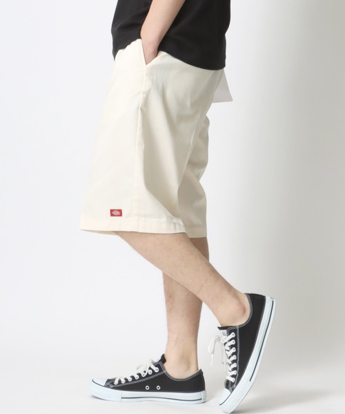 Dickies(ディッキーズ)の「Dickies/ディッキーズ T/Cツイル デニム ワイド ハーフパンツ/ショートパンツ/ショーツ/カラーパンツ(チノパンツ・メンズ・ブラック/ベージュ/インディゴブルー/グリーン/アイボリー/ライトインディゴブルー・M/L/XL)」の2枚目の写真