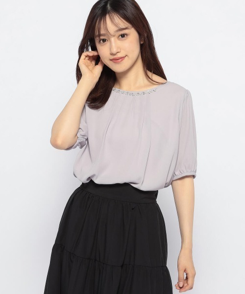 MISCH MASCH（ミッシュマッシュ）の「ビジュー装飾カバーリングブラウス（シャツ/ブラウス・レディース・ホワイト/パープル系その他/ピンク系その他/ブラック・MEDIUM）」の4枚目の写真
