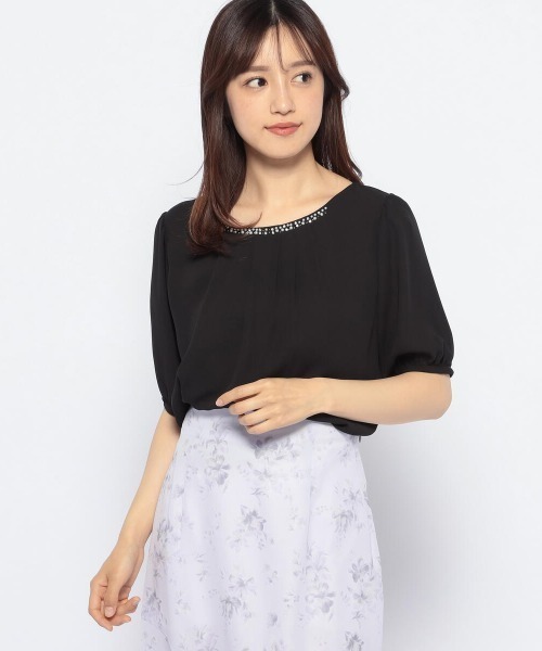 MISCH MASCH（ミッシュマッシュ）の「ビジュー装飾カバーリングブラウス（シャツ/ブラウス・レディース・ホワイト/パープル系その他/ピンク系その他/ブラック・MEDIUM）」の3枚目の写真