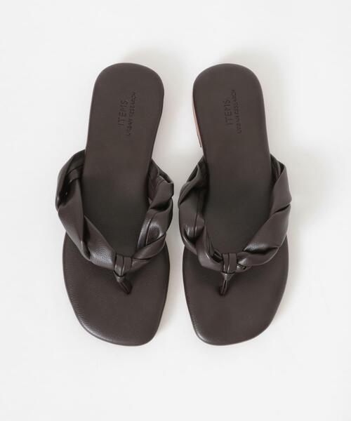 ITEMS URBANRESEARCH（アイテムズ アーバンリサーチ）の「フェイクレザートングサンダル（サンダル・レディース・ブラック/キャメル/ブラウン・MEDIUM/SMALL/LARGE）」の4枚目の写真