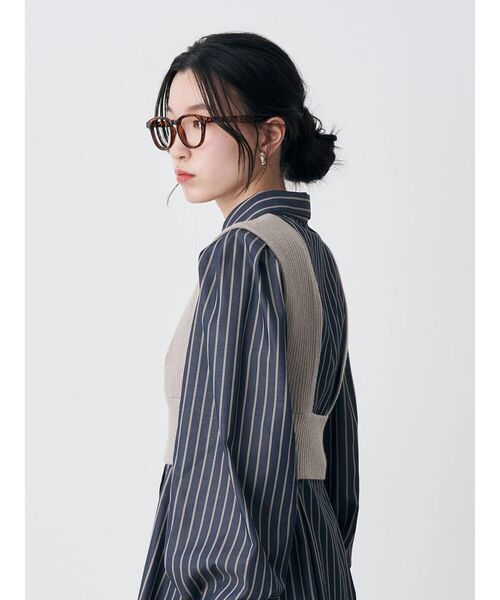 earth music&ecology(アースミュージックアンドエコロジー)の「クロップドニットビスチェ(ベスト・レディース・ブラック/ライトベージュ/グレイッシュベージュ・FREE)」の16枚目の写真