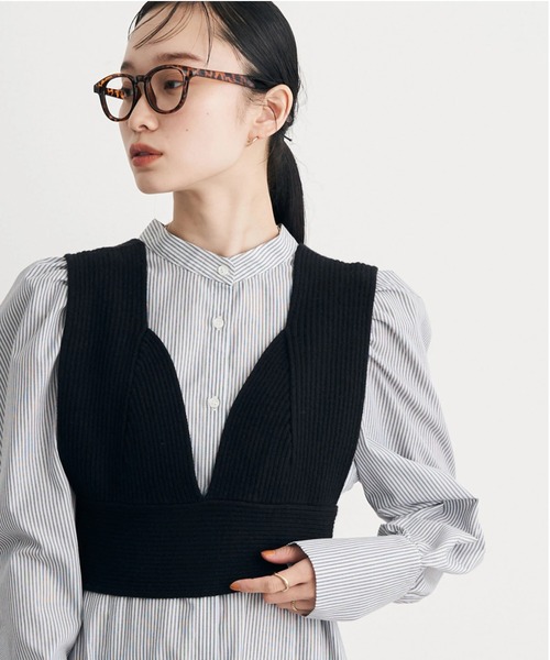 earth music&ecology(アースミュージックアンドエコロジー)の「クロップドニットビスチェ(ベスト・レディース・ブラック/ライトベージュ/グレイッシュベージュ・FREE)」の1枚目の写真