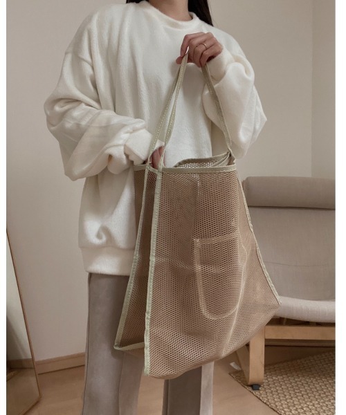 AMAIL(アマイル)の「Puchi mesh bag(トートバッグ・レディース・ブラック/ベージュ・FREE)」の2枚目の写真