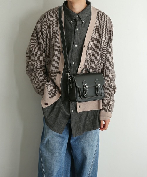 SENSE OF PLACE by URBAN RESEARCH（センスオブプレイスバイアーバンリサーチ）の「『ユニセックス』ヘリンボーンVネックカーディガン（カーディガン/ボレロ・メンズ・ブラック/ライトベージュ/パープル・MEDIUM/LARGE）」の7枚目の写真