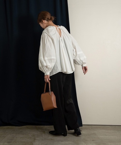 Amiur(エミレ)の「squeeze ribbon blouse(シャツ/ブラウス・レディース・ホワイト/ブラウン/ブラック・FREE)」の11枚目の写真