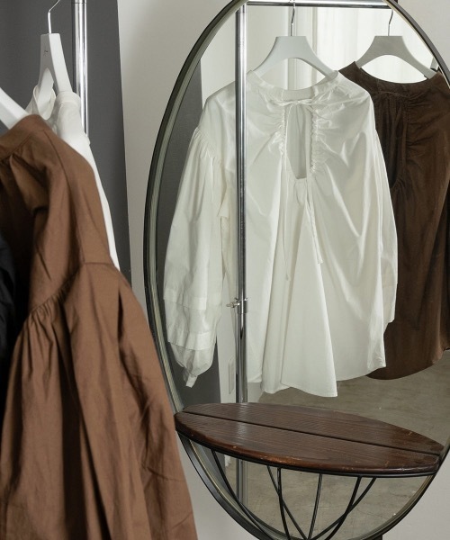 Amiur(エミレ)の「squeeze ribbon blouse(シャツ/ブラウス・レディース・ホワイト/ブラウン/ブラック・FREE)」の7枚目の写真