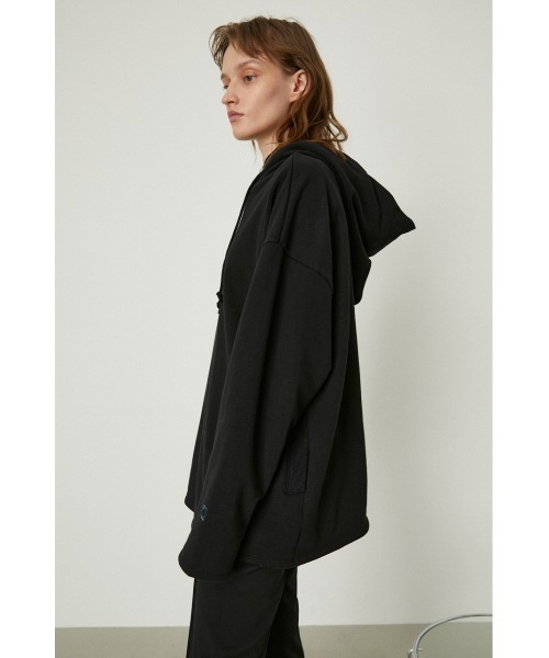 RIM.ARK（リムアーク）の「Symbol mark hoodie（パーカー・レディース・ブラック/ブラウン/オフホワイト・FREE）」の6枚目の写真