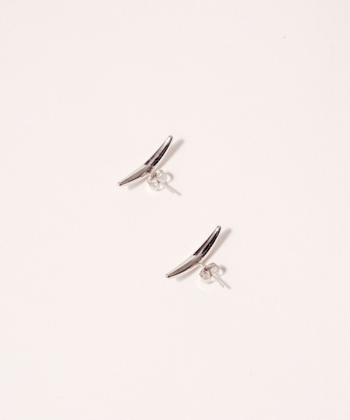 novice（ノーヴィス）の「【novice】Crescent Moon Studs Pierce（ピアス（両耳用）・レディース・ゴールド/シルバー・FREE）」の9枚目の写真