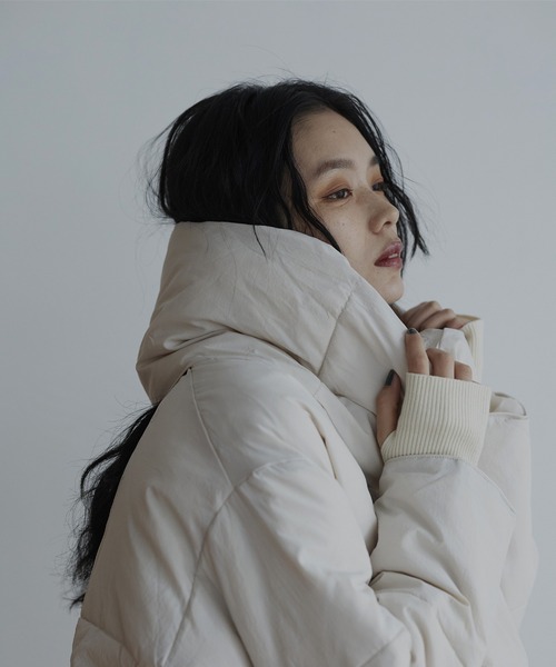 hellam（へラム）の「マフラーセット ダウンコート（ダウンジャケット/コート・レディース・ホワイト/ブラック/カーキ・FREE）」の2枚目の写真