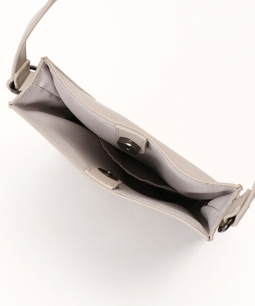 MONO COMME CA(モノコムサ)の「スクエアショルダー(ショルダーバッグ・レディース・ライトグレー/グレー/ガンメタ/ブラック・FREE)」の9枚目の写真
