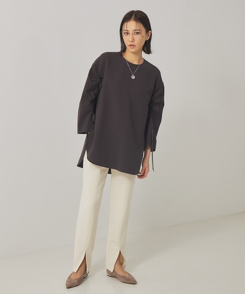 qualite（カリテ）の「シャーリングフリルブラウス（シャツ/ブラウス・レディース・チャコールグレー/オフホワイト・フリー）」の9枚目の写真