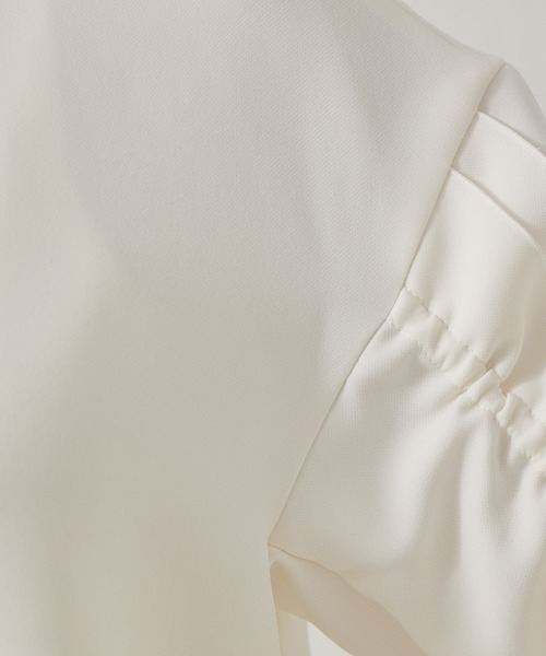 qualite（カリテ）の「シャーリングフリルブラウス（シャツ/ブラウス・レディース・チャコールグレー/オフホワイト・フリー）」の4枚目の写真