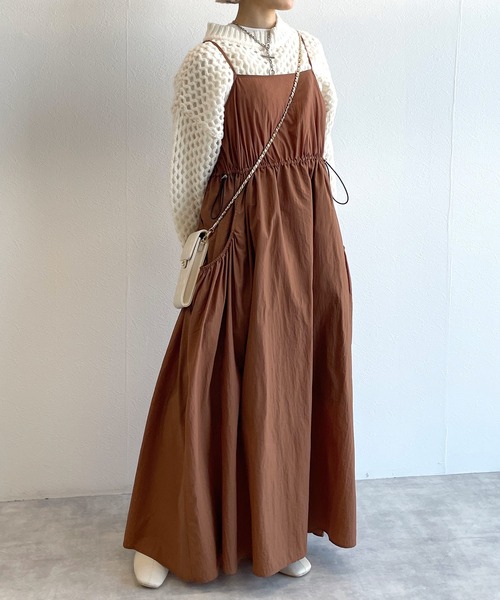 w closet（ダブルクローゼット）の「【2WAY】ビッグギャザーポケットキャミワンピース（ワンピース・レディース・レンガ/ブラック・FREE）」の20枚目の写真