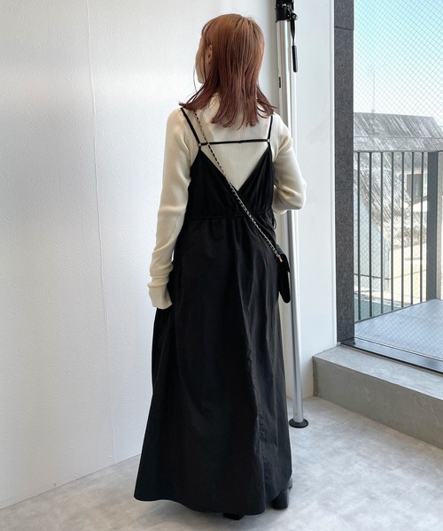 w closet（ダブルクローゼット）の「【2WAY】ビッグギャザーポケットキャミワンピース（ワンピース・レディース・レンガ/ブラック・FREE）」の14枚目の写真